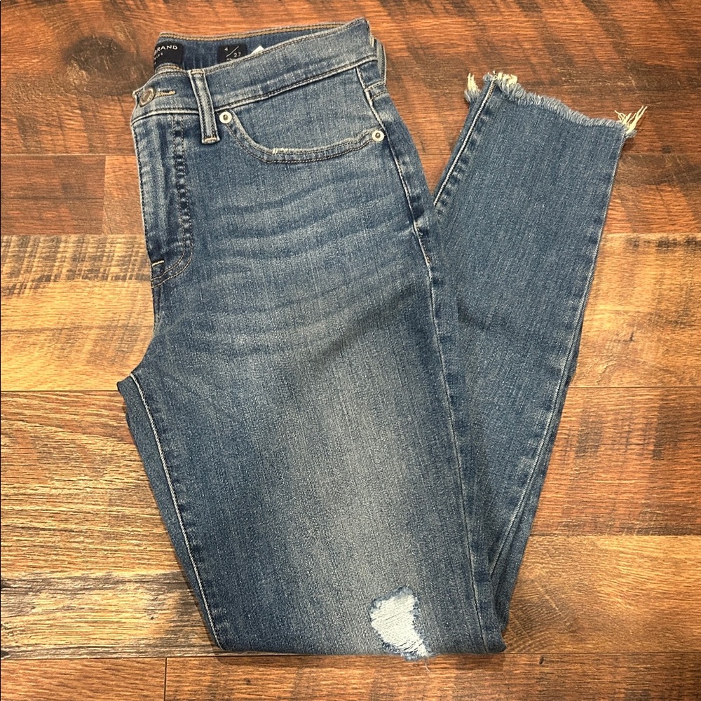 Lucky Brand Distressed Ankle Jeans in Blue